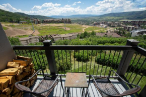 Pool, Hot Tub, Wood Burning Fireplace, Freshly Remodeled Summer 2022 Steamboat Springs
